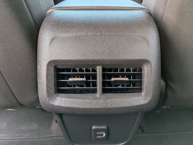 Used 2023 Chevrolet Equinox LT image 17