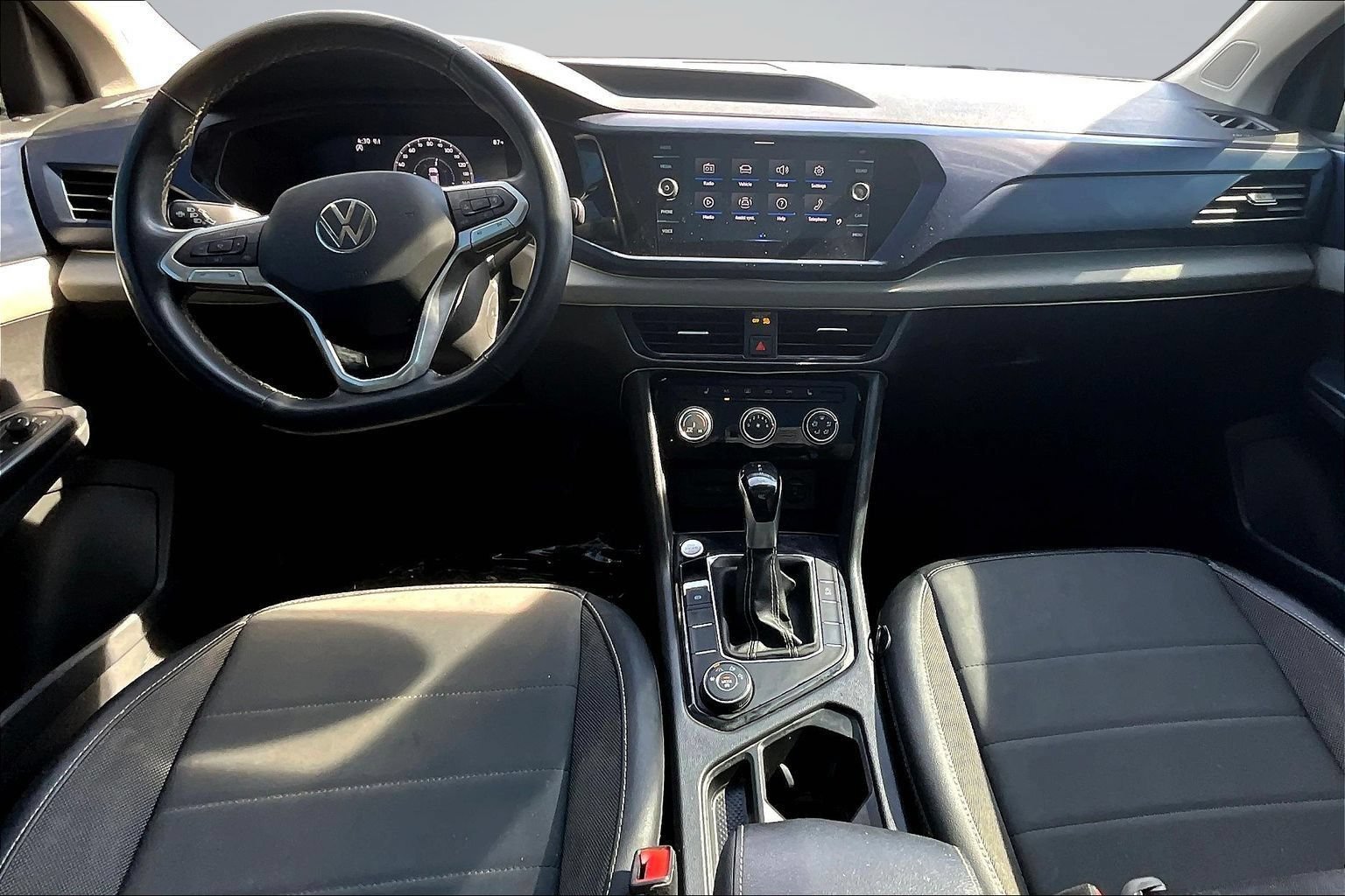 Used 2023 Volkswagen Taos SE AWD/4WD image 6