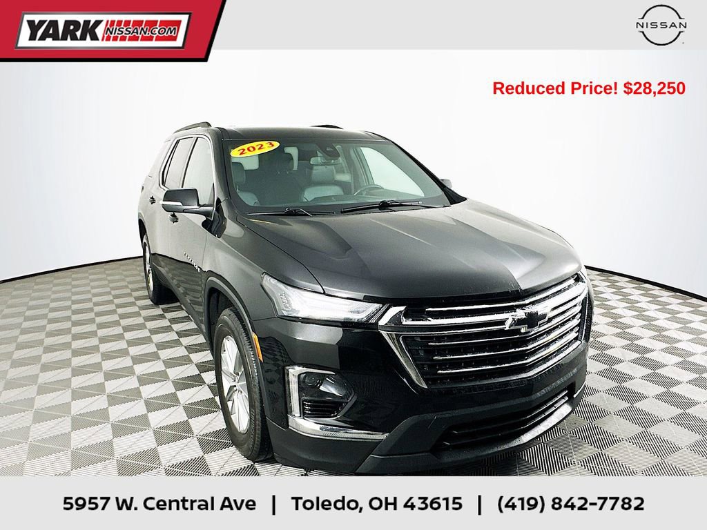 Used 2023 Chevrolet Traverse LT w/ LPO, Cargo Package image 1