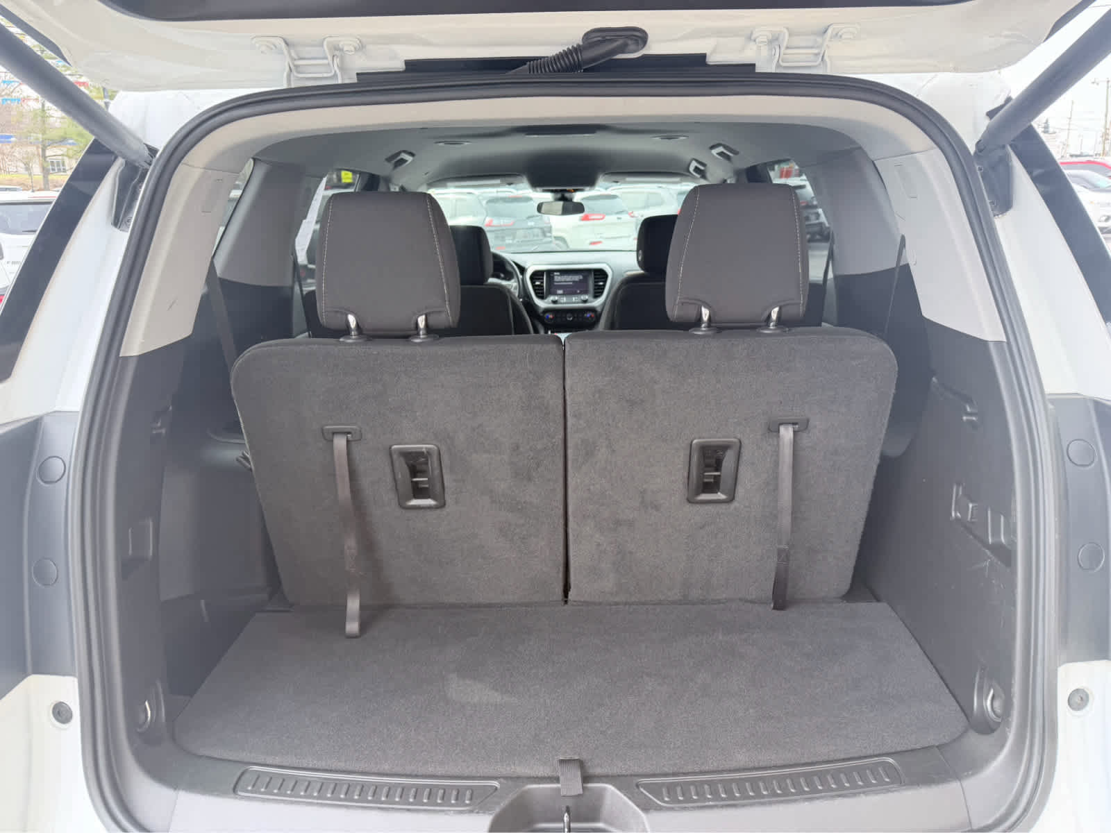 Used 2022 GMC Acadia SLE w/ Driver Convenience Package image 11