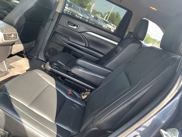 Used 2018 Toyota Highlander XLE AWD/4WD image 10