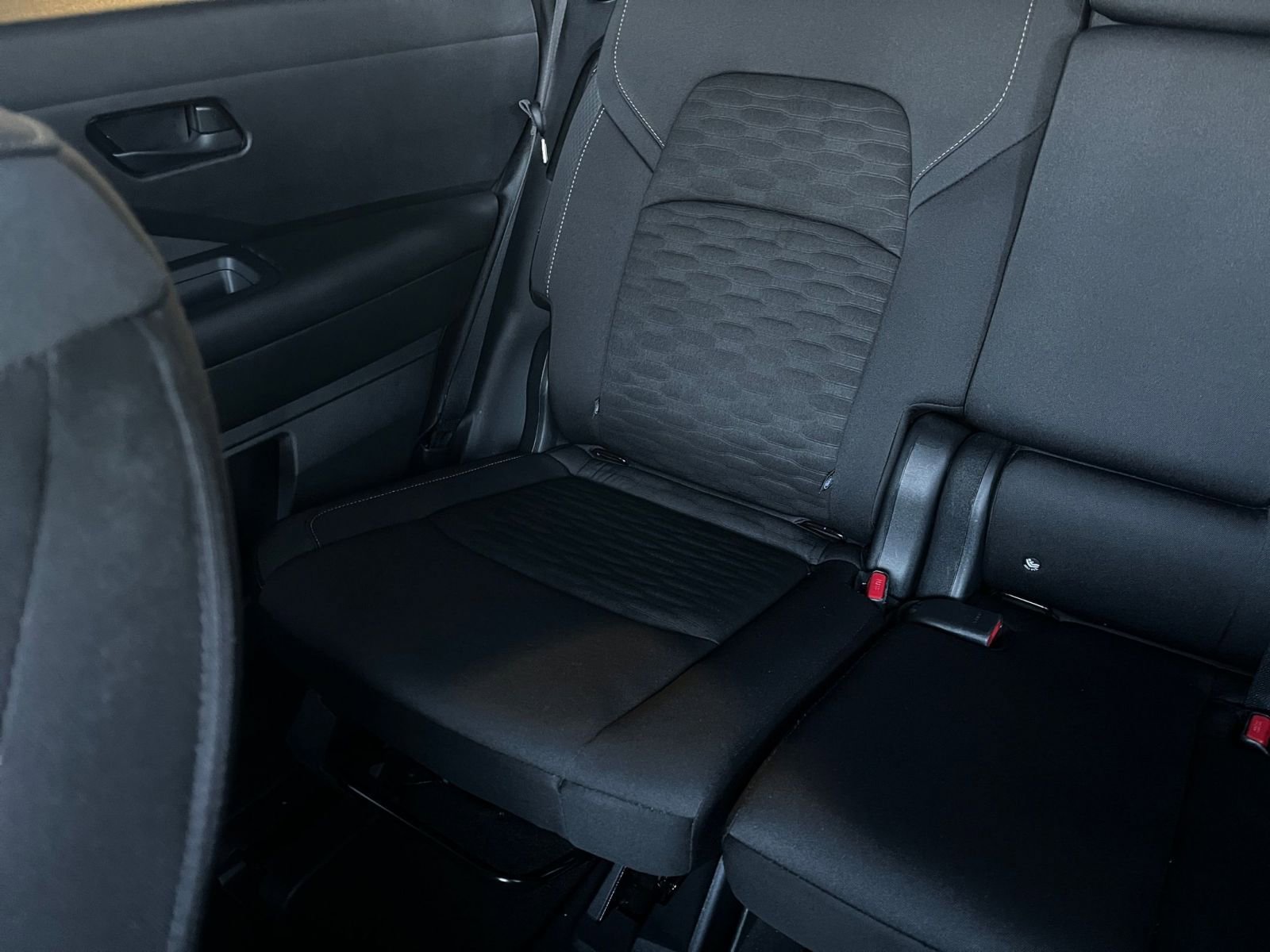 Used 2025 Nissan Pathfinder SV image 41