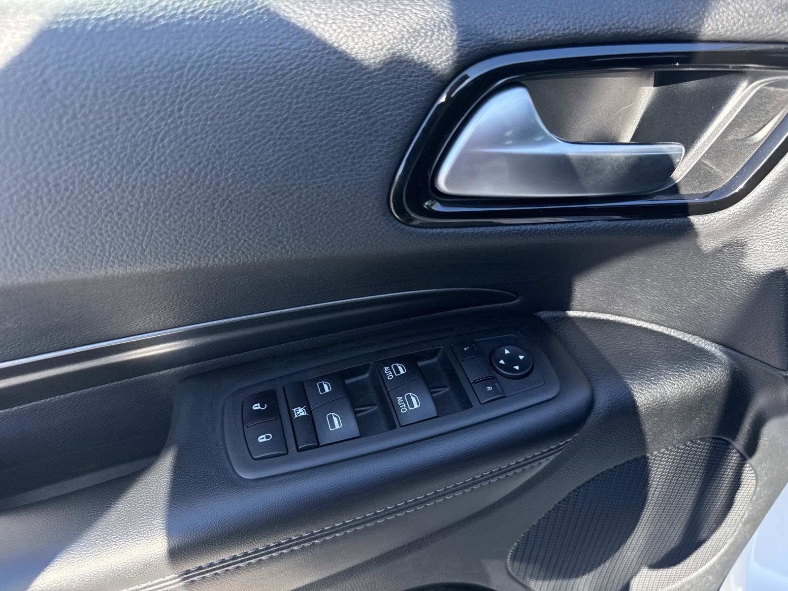 Used 2022 Dodge Durango SXT w/ Blacktop Package image 17