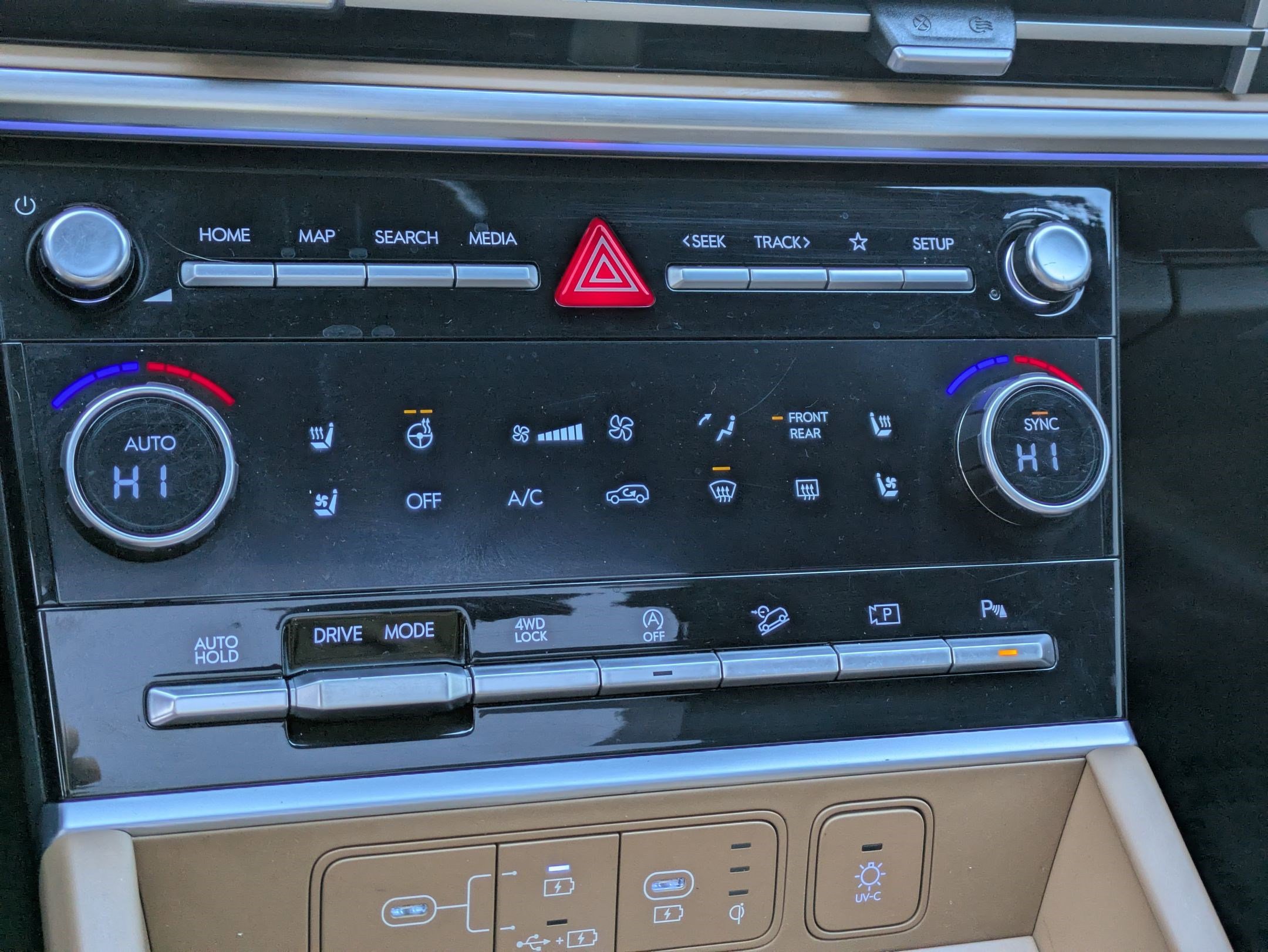 Used 2024 Hyundai Santa Fe Limited image 24