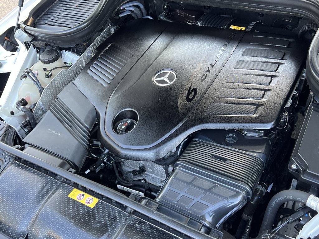 Used 2023 Mercedes-Benz GLS 450 4MATIC w/ AMG Line Exterior image 28