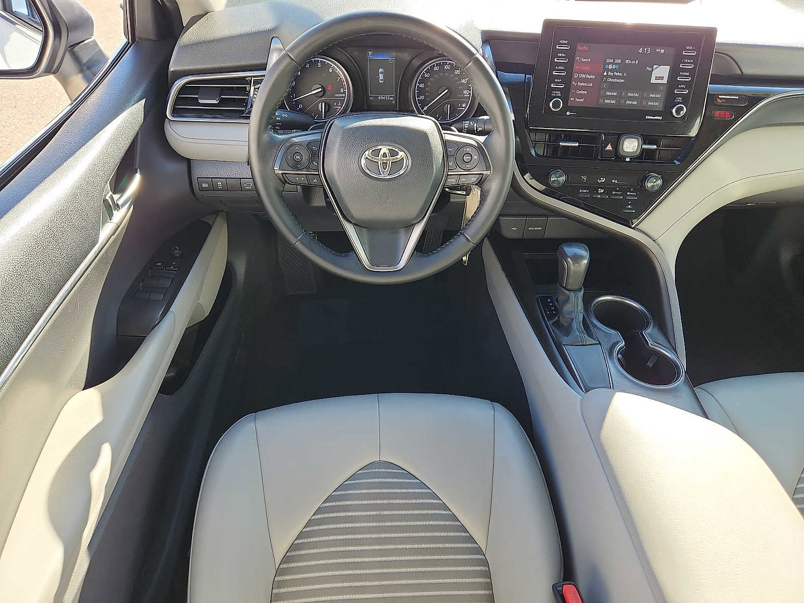 Used 2021 Toyota Camry SE image 11