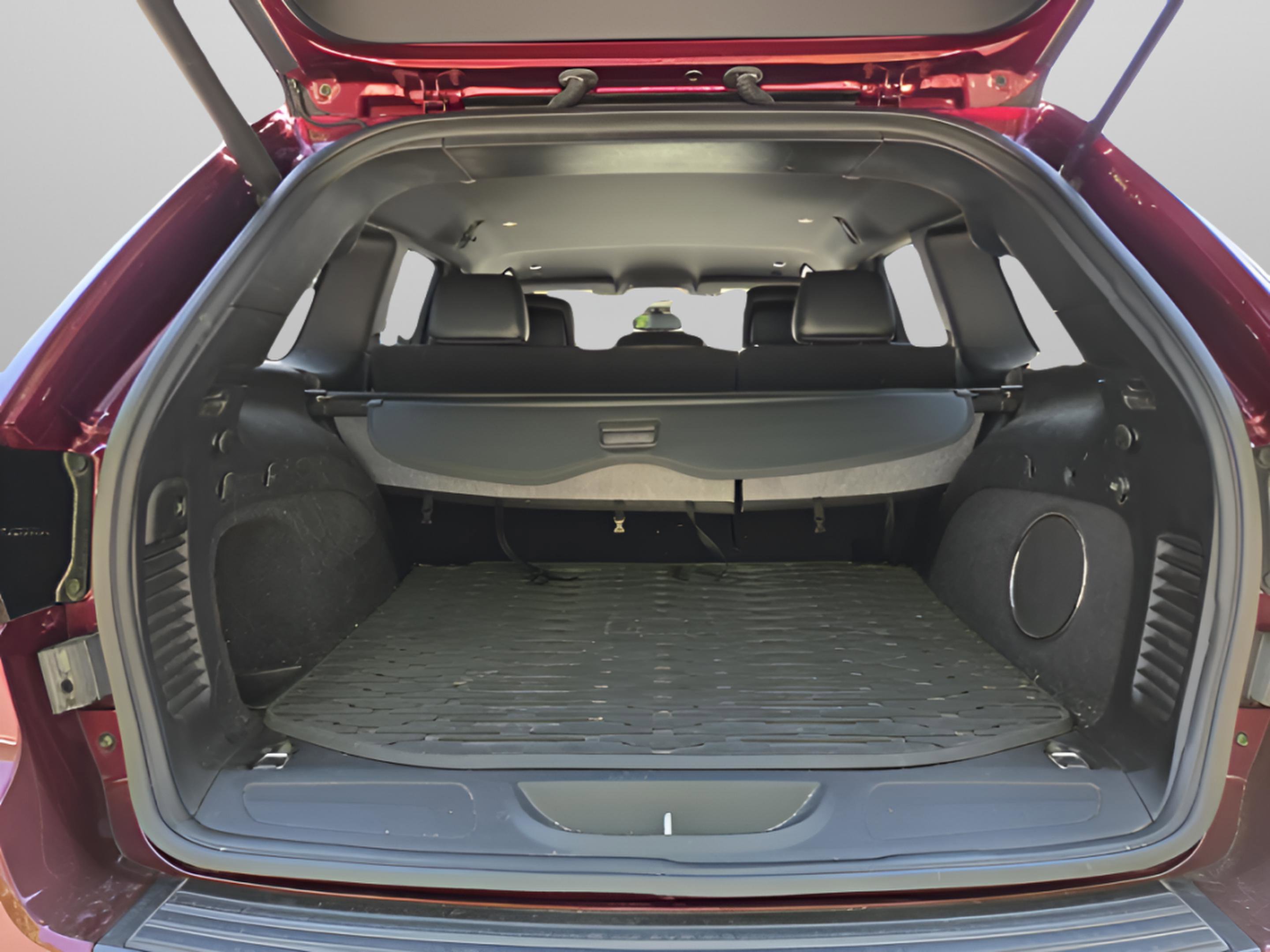 Used 2018 Jeep Grand Cherokee Altitude RWD image 14
