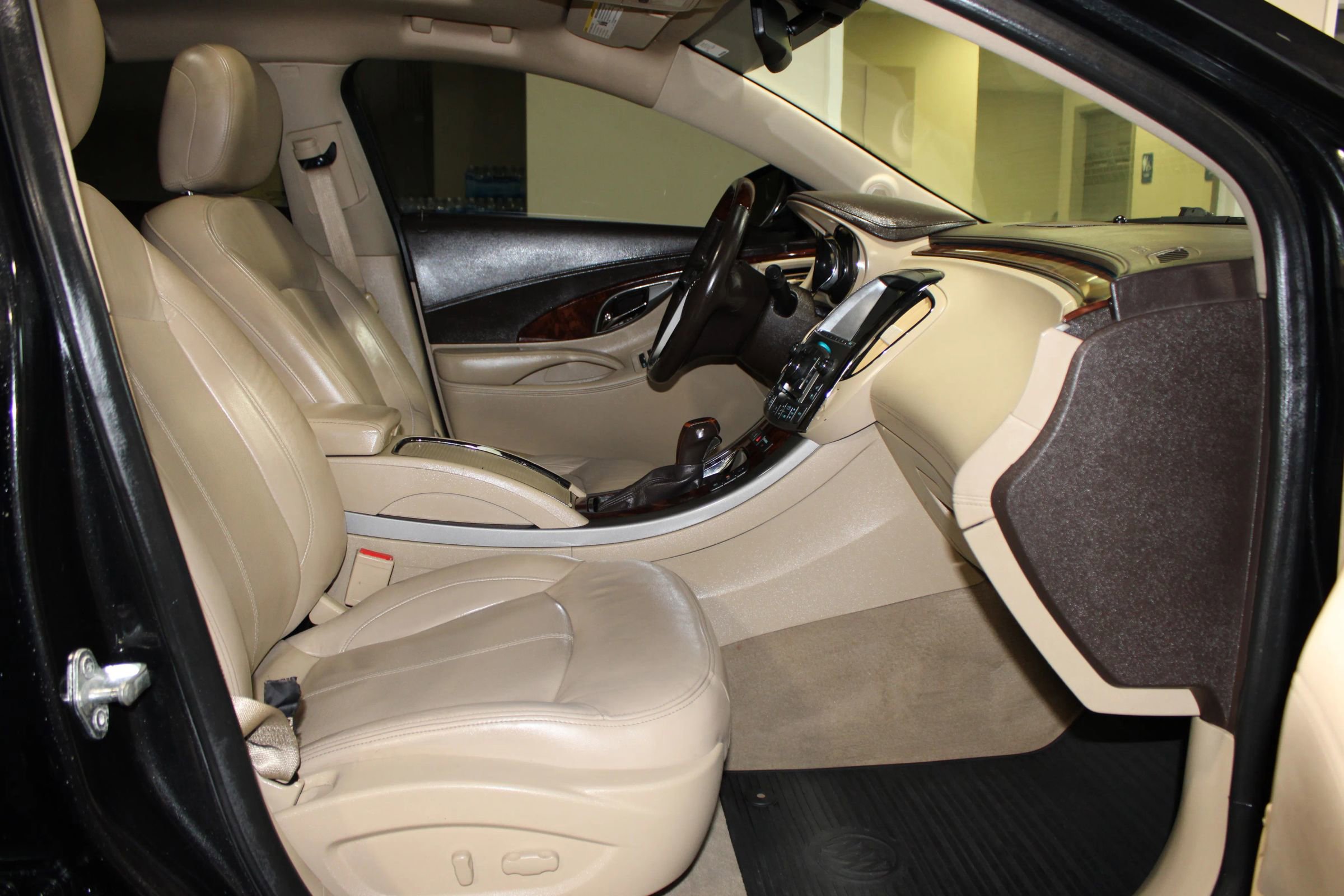Used 2012 Buick LaCrosse Premium FWD image 28
