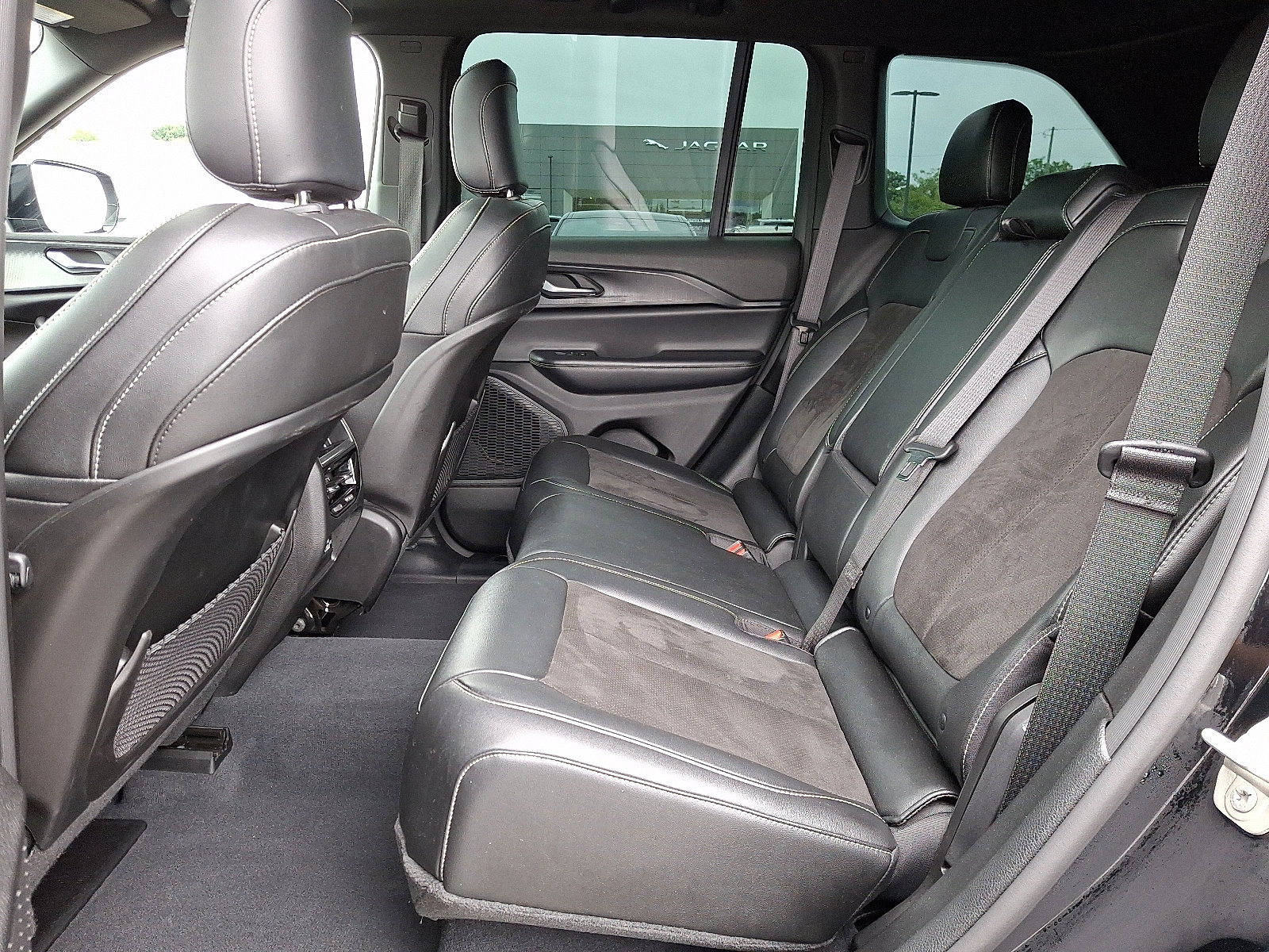 Used 2023 Jeep Grand Cherokee Altitude image 10