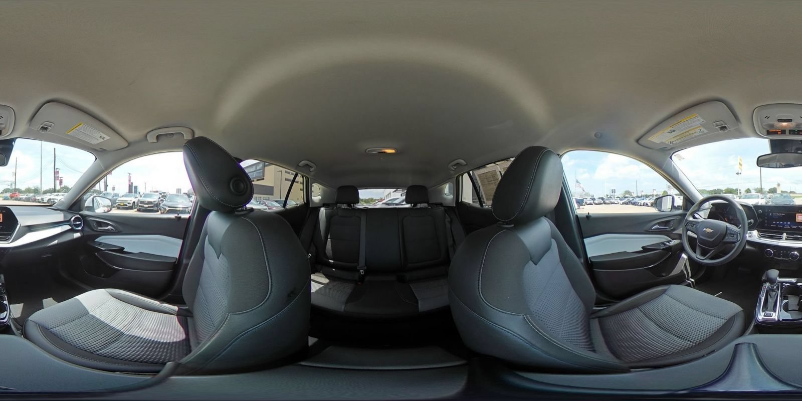 Used 2025 Chevrolet Trax LT FWD image 36