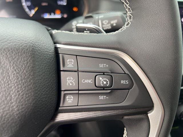Certified 2024 Jeep Grand Cherokee Altitude AWD/4WD image 22