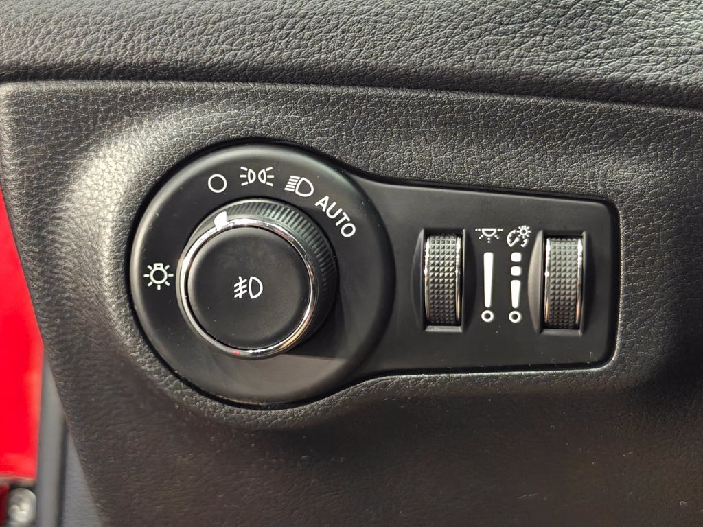 Used 2019 Jeep Compass Latitude AWD/4WD image 39