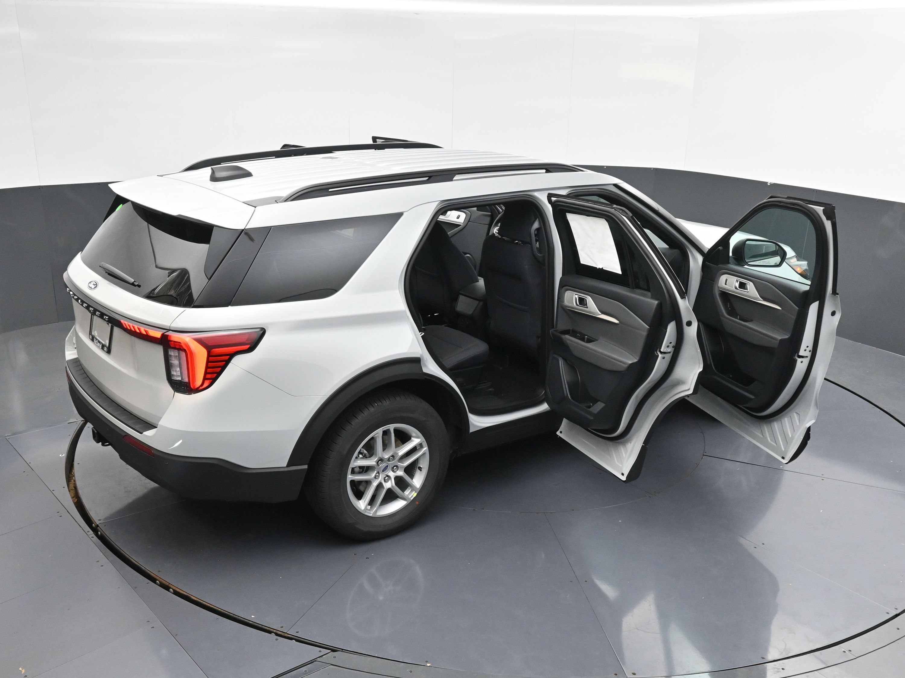 New 2027 Ford Explorer Active RWD image 31