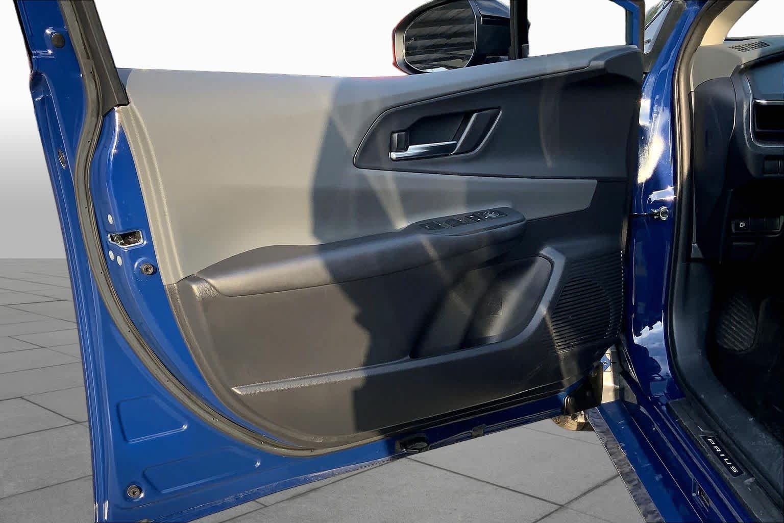 Used 2024 Toyota Prius XLE AWD/4WD image 22