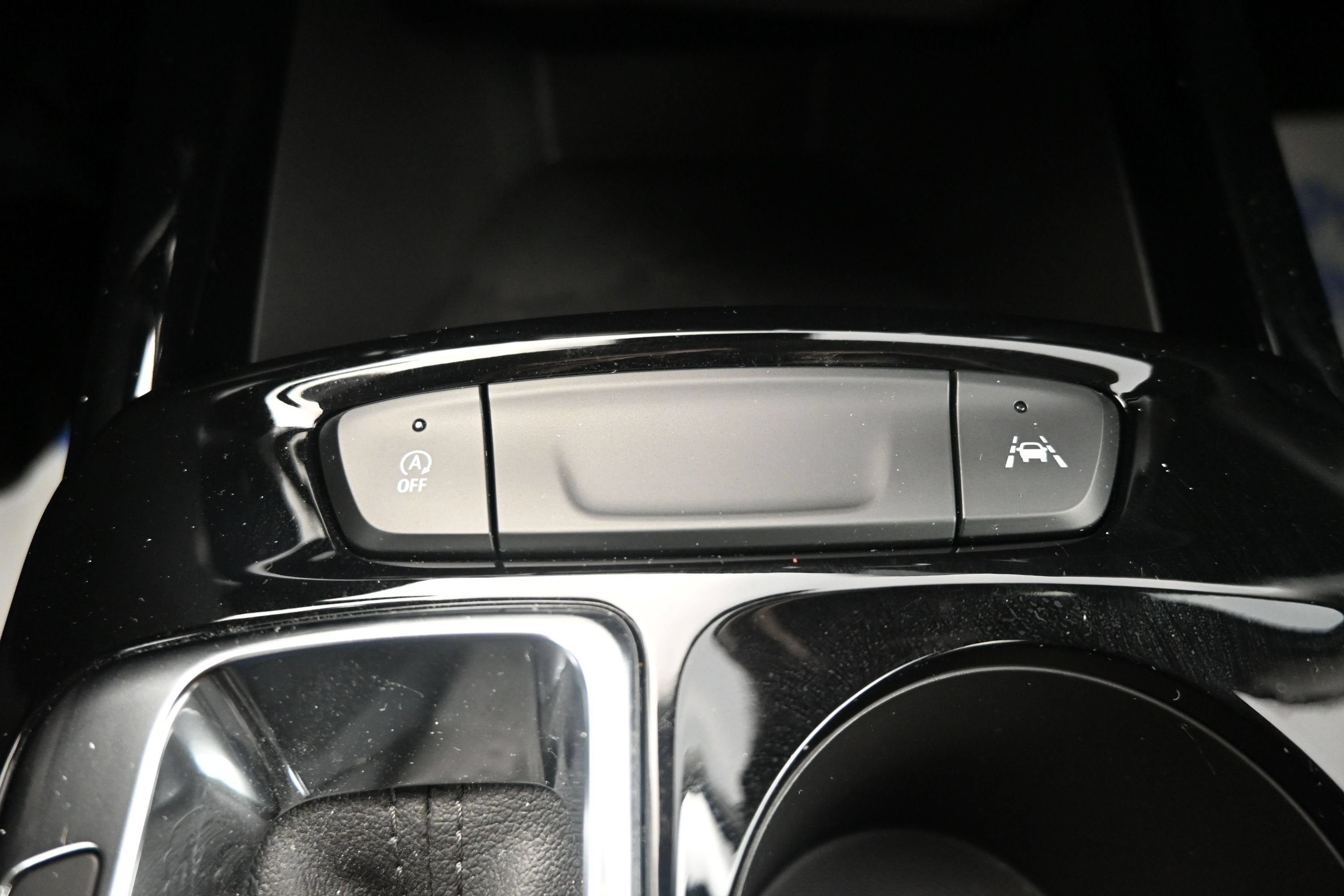 Used 2025 Chevrolet Trax LT w/ LT Convenience Package FWD image 19