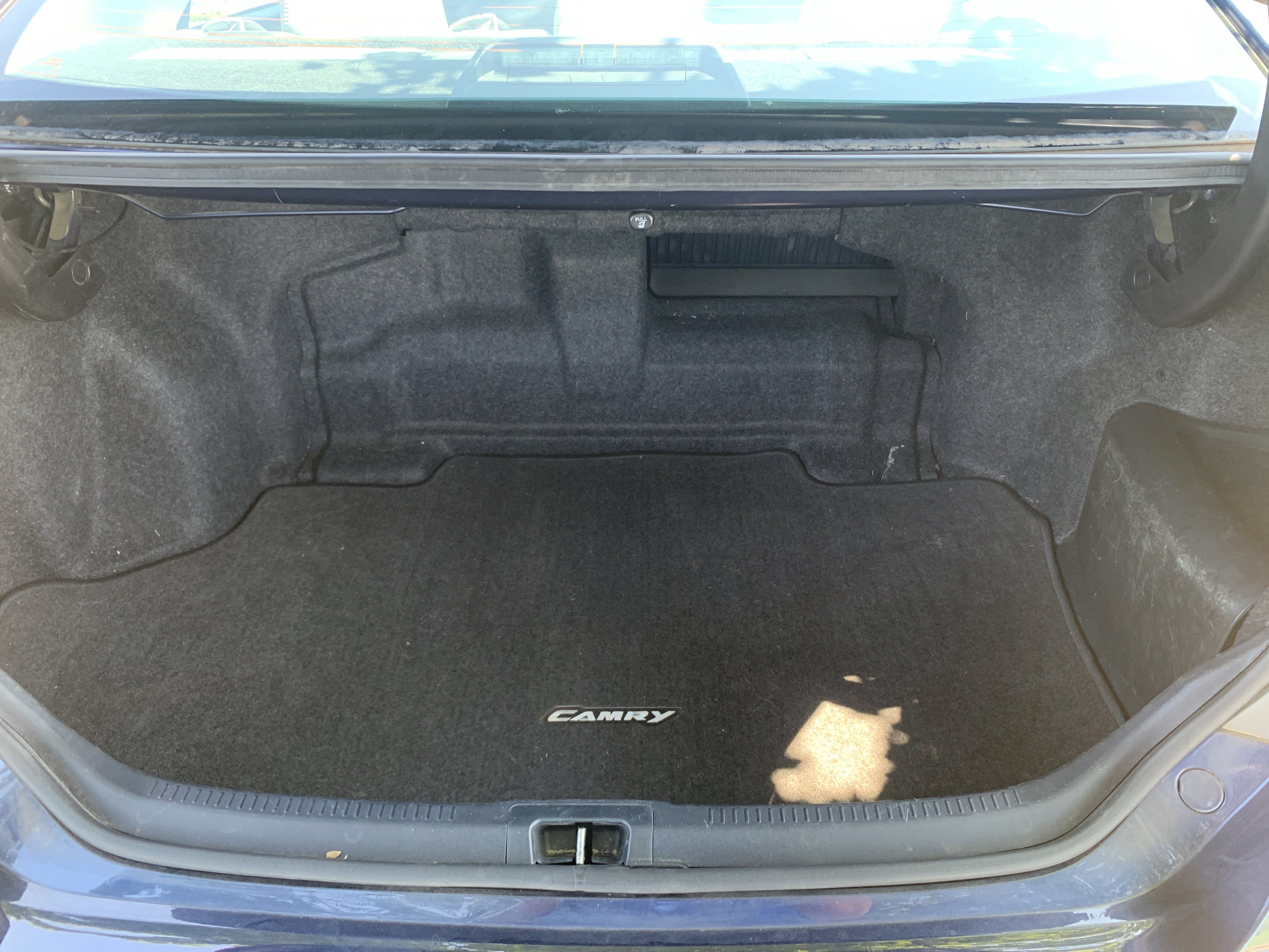 Used 2015 Toyota Camry XLE w/ Moonroof Package FWD image 33
