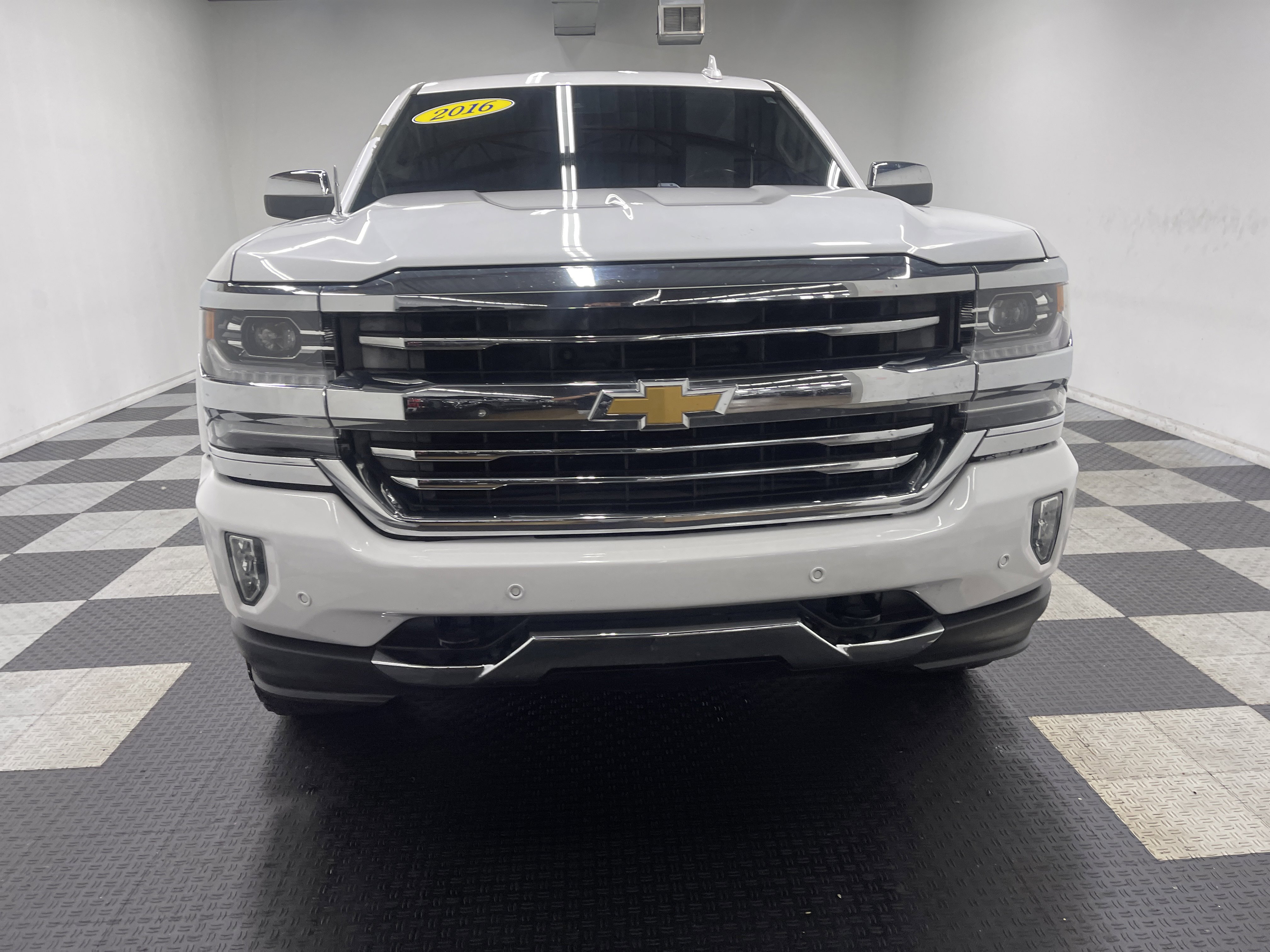 Used 2016 Chevrolet Silverado 1500 High Country w/ High Country Premium Package image 7