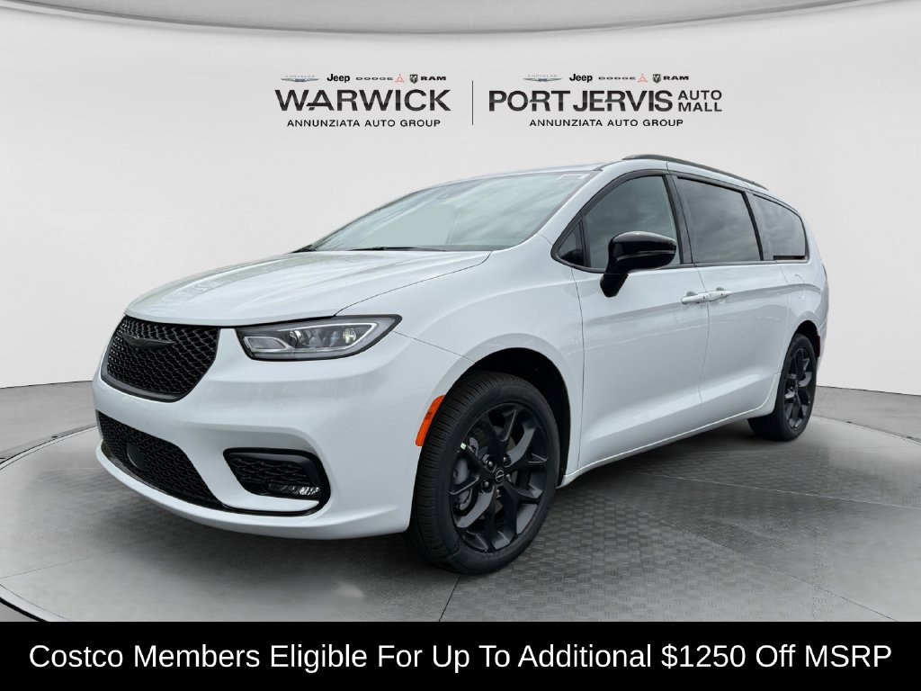 New 2026 Chrysler Pacifica Select w/ S Appearance Package