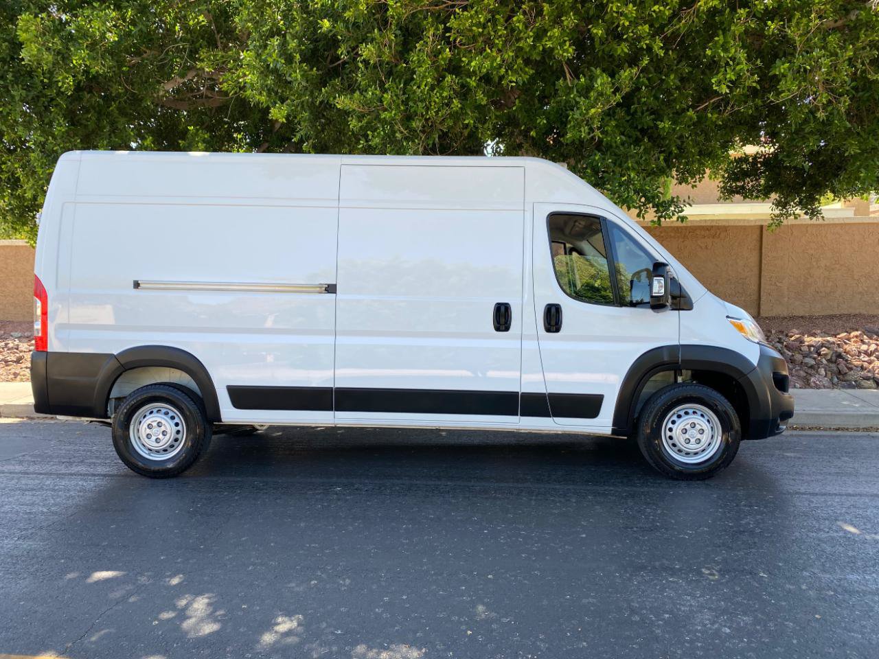 Used 2026 RAM ProMaster 2500 w/ Convenience Group FWD image 2