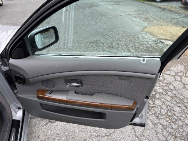 Used 2005 BMW 745i image 9