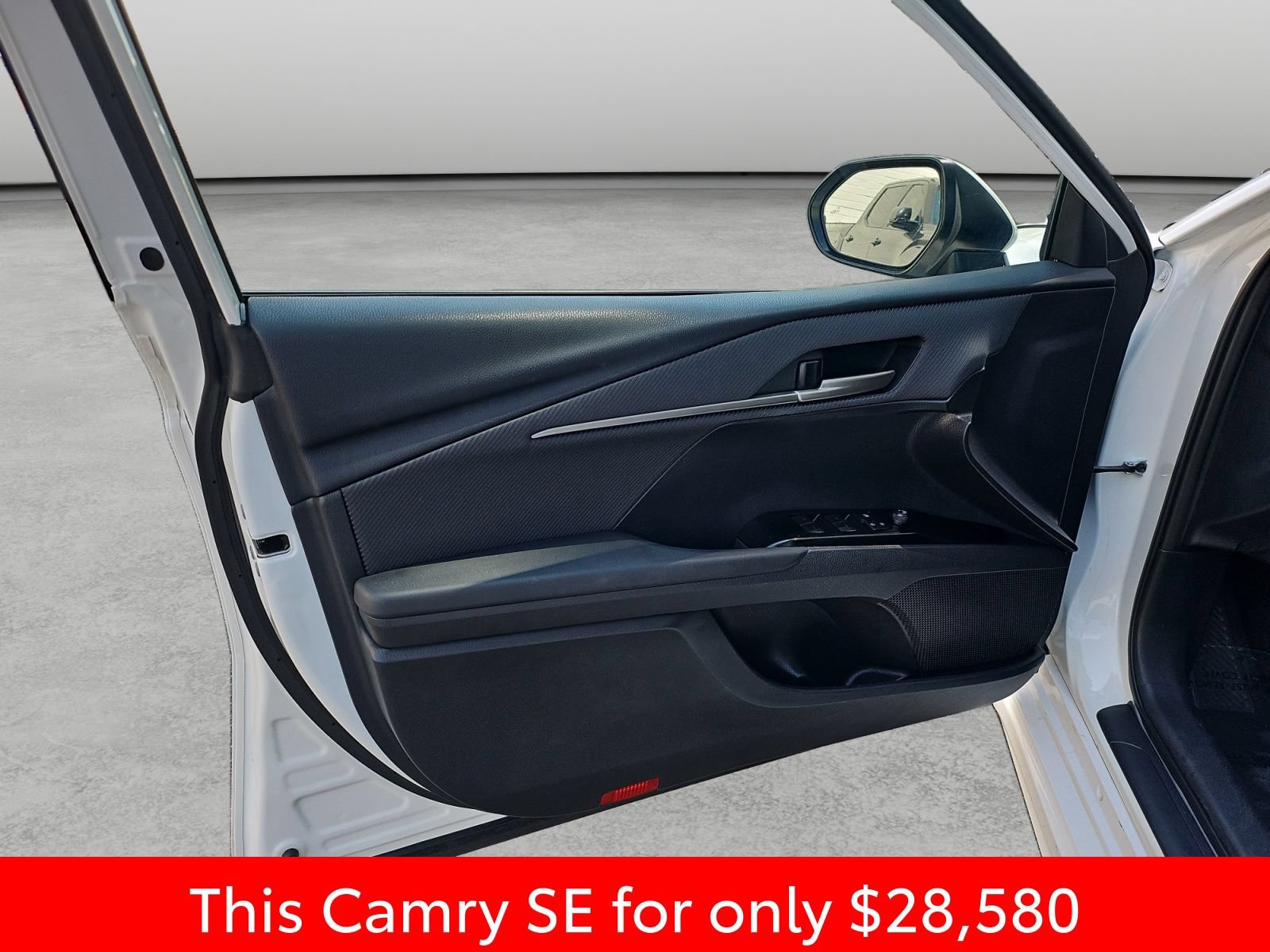 Used 2025 Toyota Camry SE FWD image 34