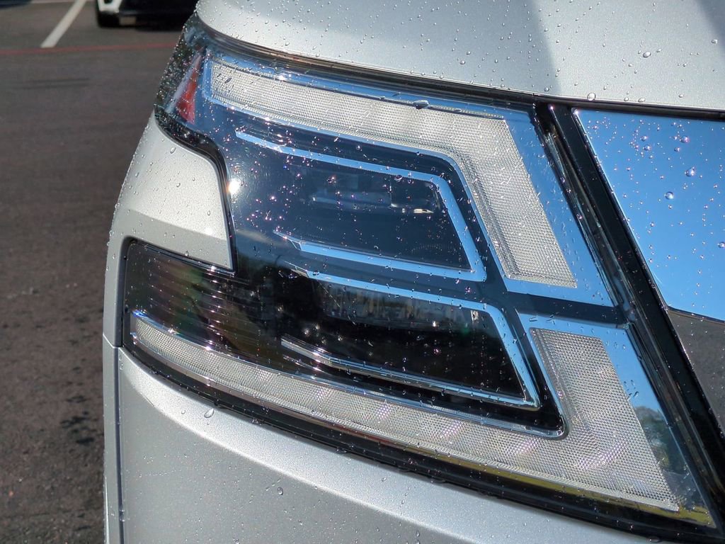 Used 2023 Nissan Armada Platinum w/ Captain's Chairs Package image 10