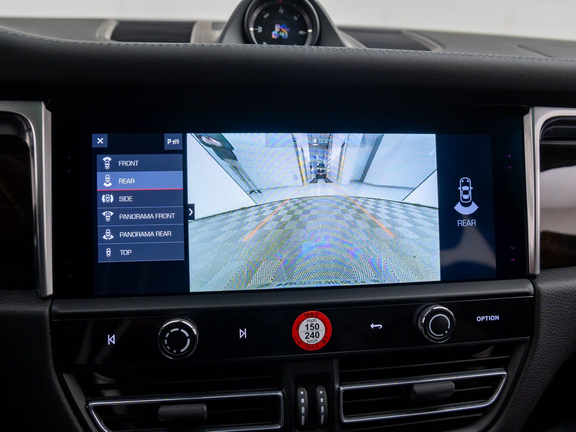 Used 2022 Porsche Macan S w/ Premium Package image 21