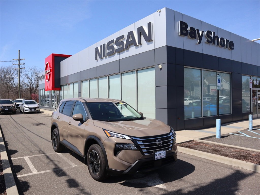 Certified 2025 Nissan Rogue SV image 2