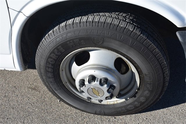 Used 2015 Chevrolet Express 3500 Extended image 11