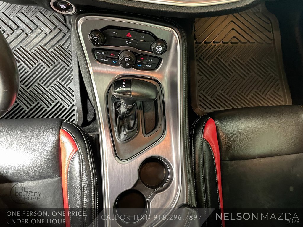 Used 2015 Dodge Challenger SXT image 27