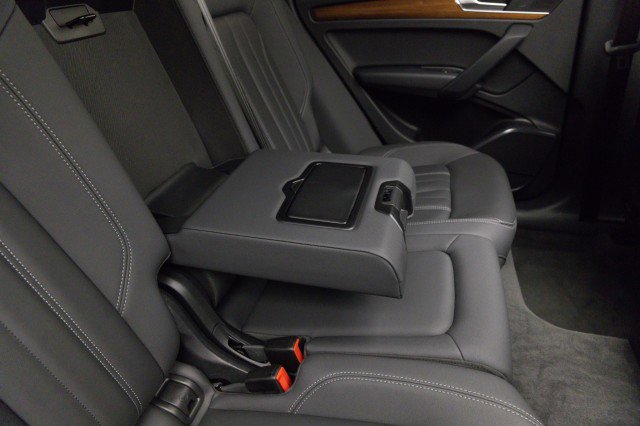 Used 2021 Audi Q5 e Premium w/ Convenience Package image 36