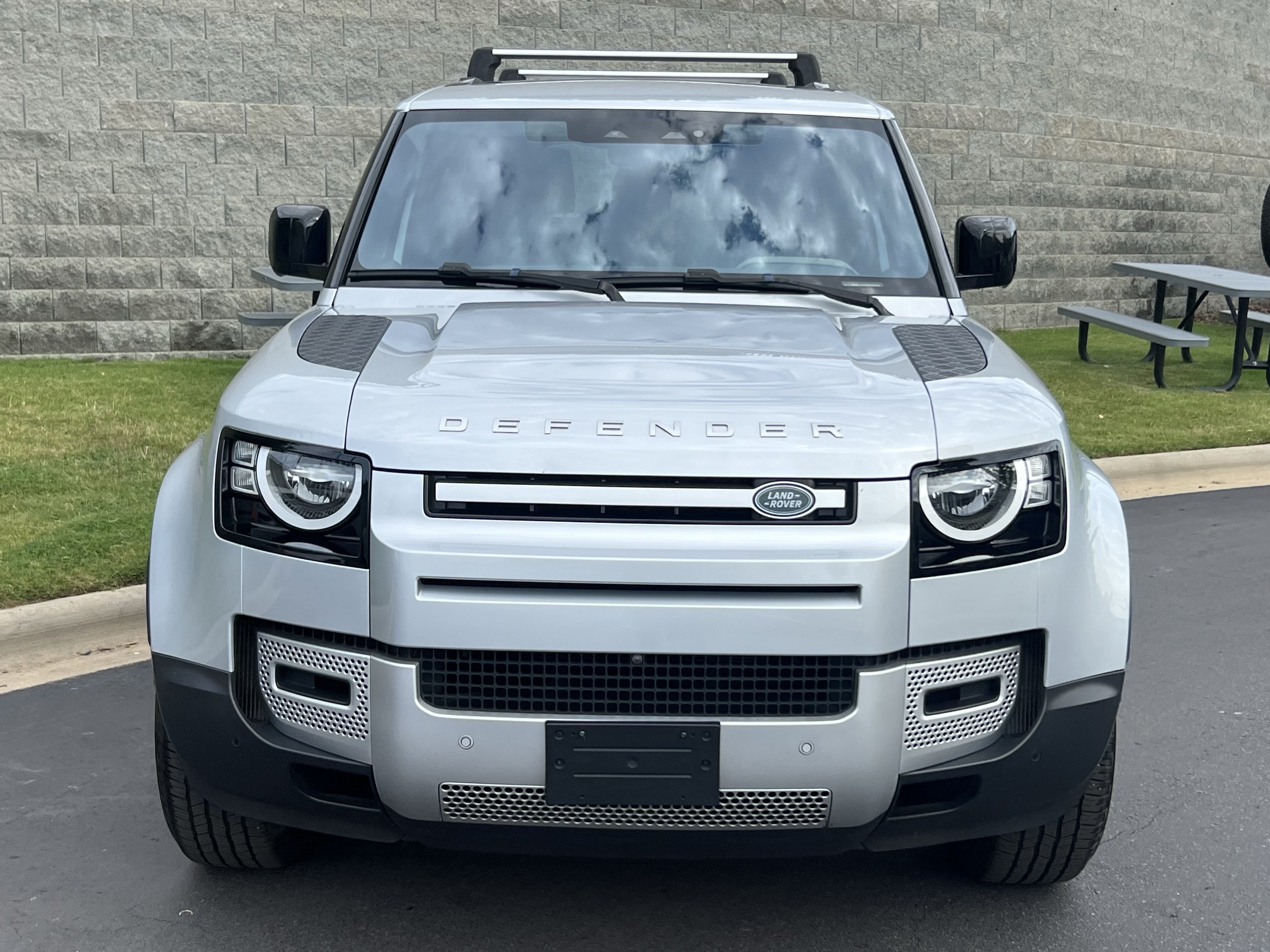 Certified 2022 Land Rover Defender 90 S AWD/4WD image 10