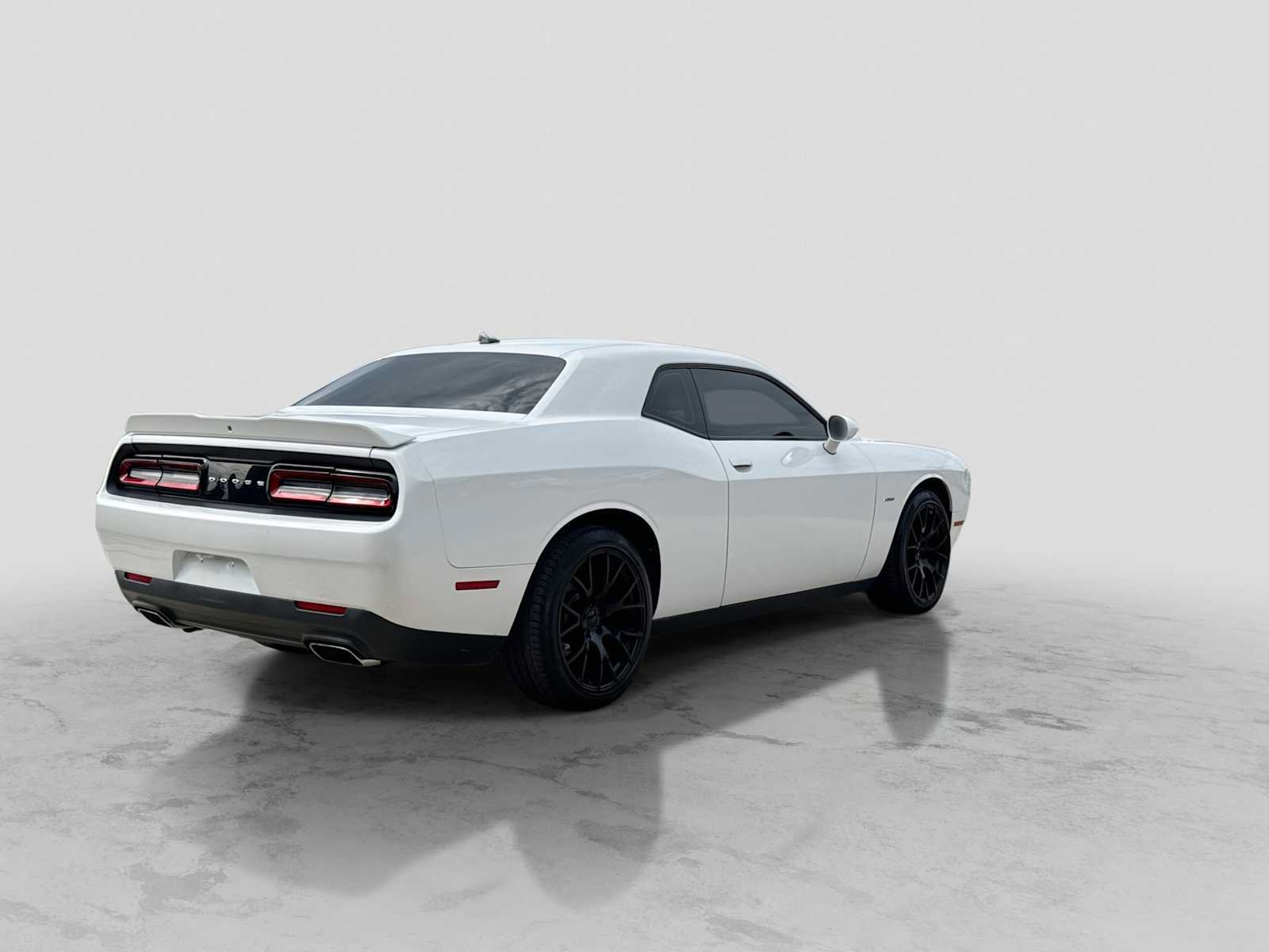 Used 2018 Dodge Challenger R/T RWD image 6