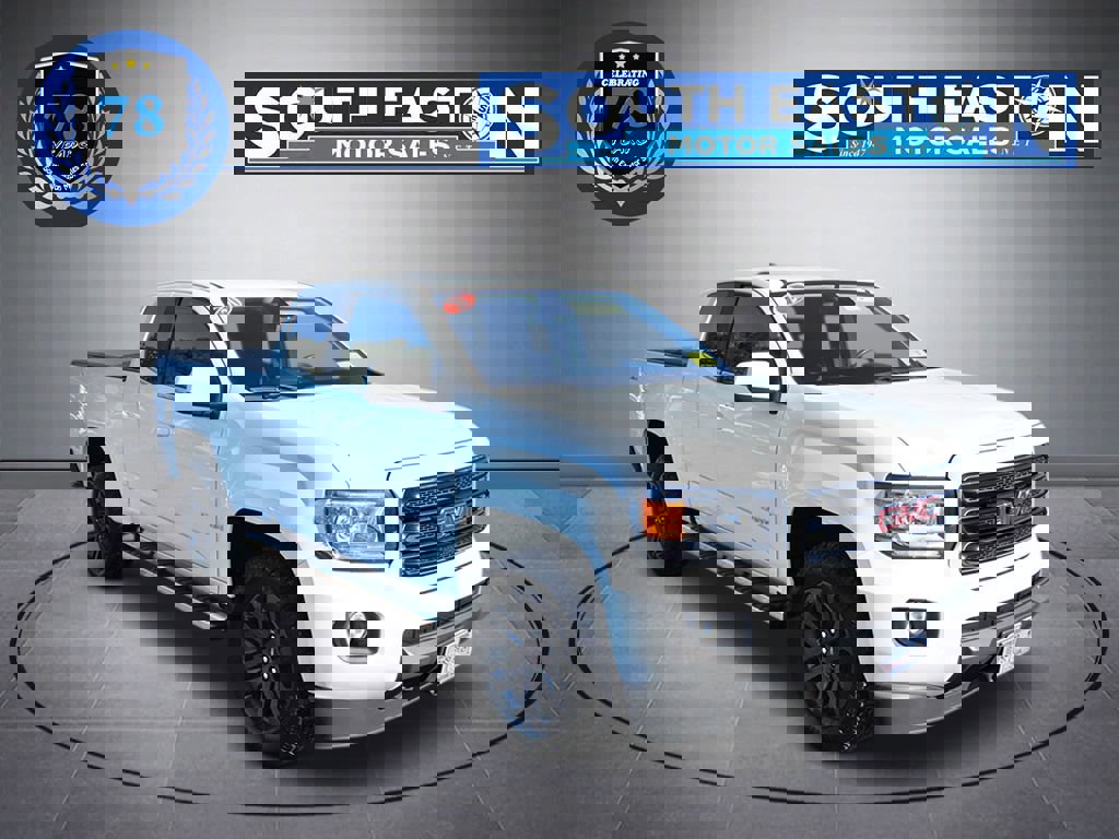 Used 2020 GMC Canyon SLE w/ Elevation Edition image 2