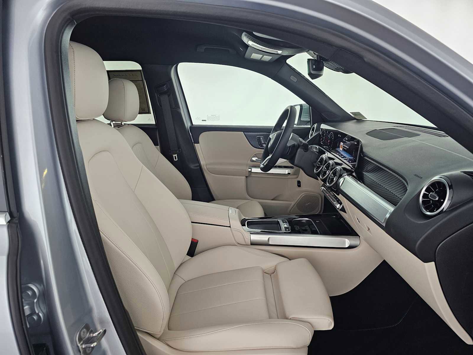 Used 2026 Mercedes-Benz GLB 250 image 11