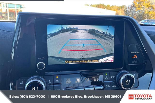 Used 2024 Toyota Highlander XLE image 15