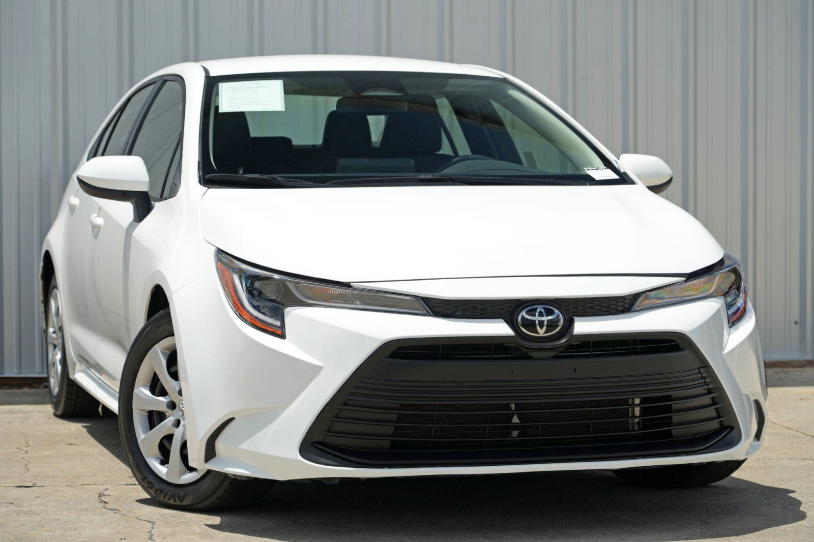 Used 2024 Toyota Corolla LE image 2