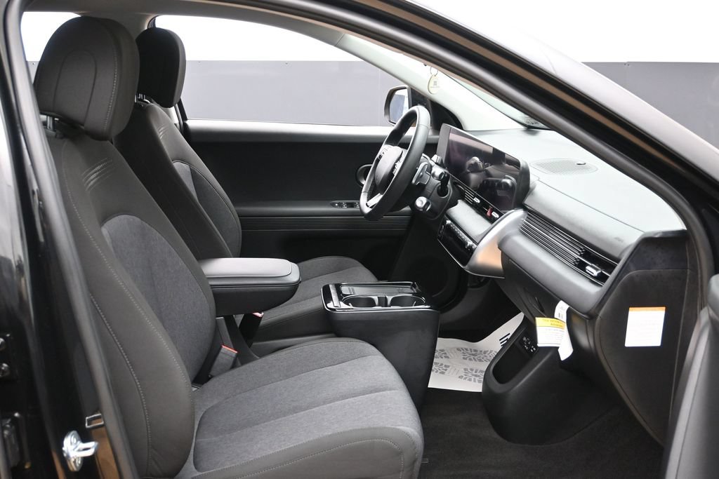 Used 2025 Hyundai Ioniq 5 SE RWD image 32
