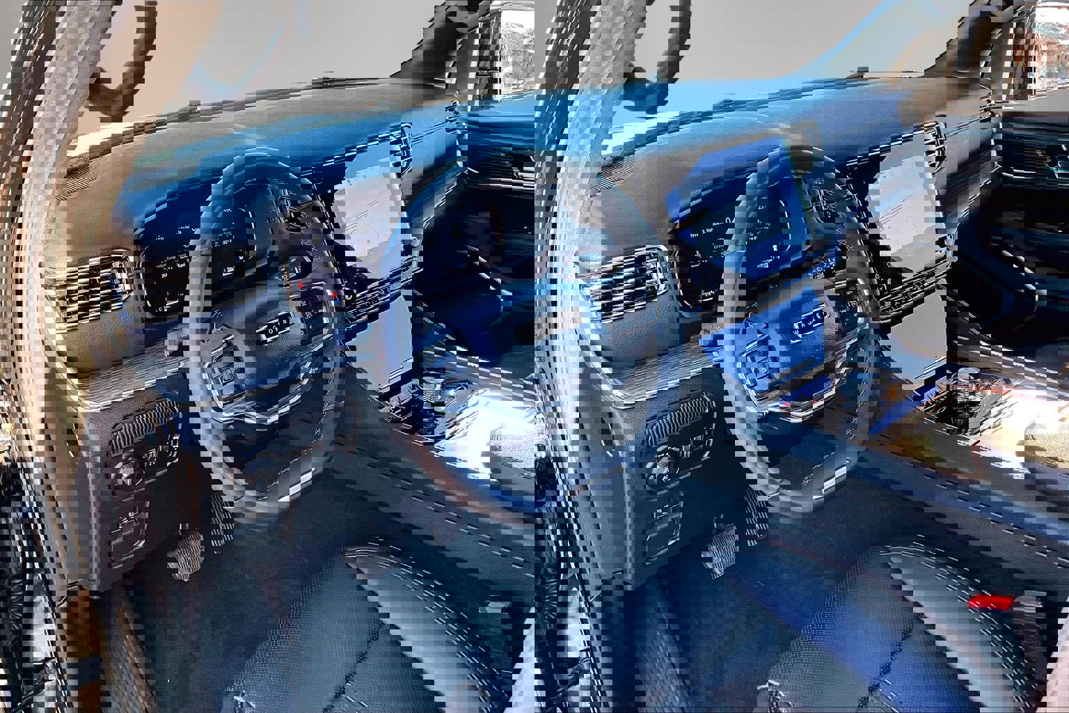 Used 2024 Jeep Wagoneer L Series II image 17