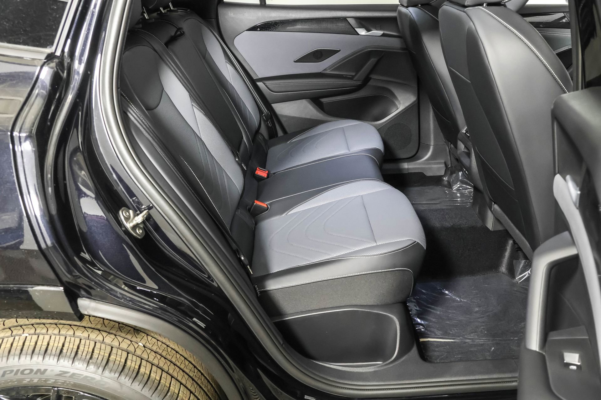New 2026 Volkswagen Tiguan SE R-Line AWD/4WD image 40