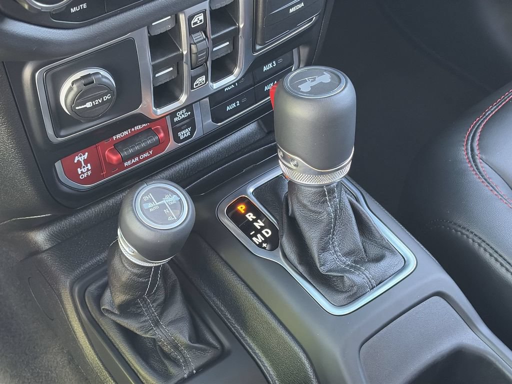 Used 2025 Jeep Wrangler Unlimited Rubicon AWD/4WD image 23