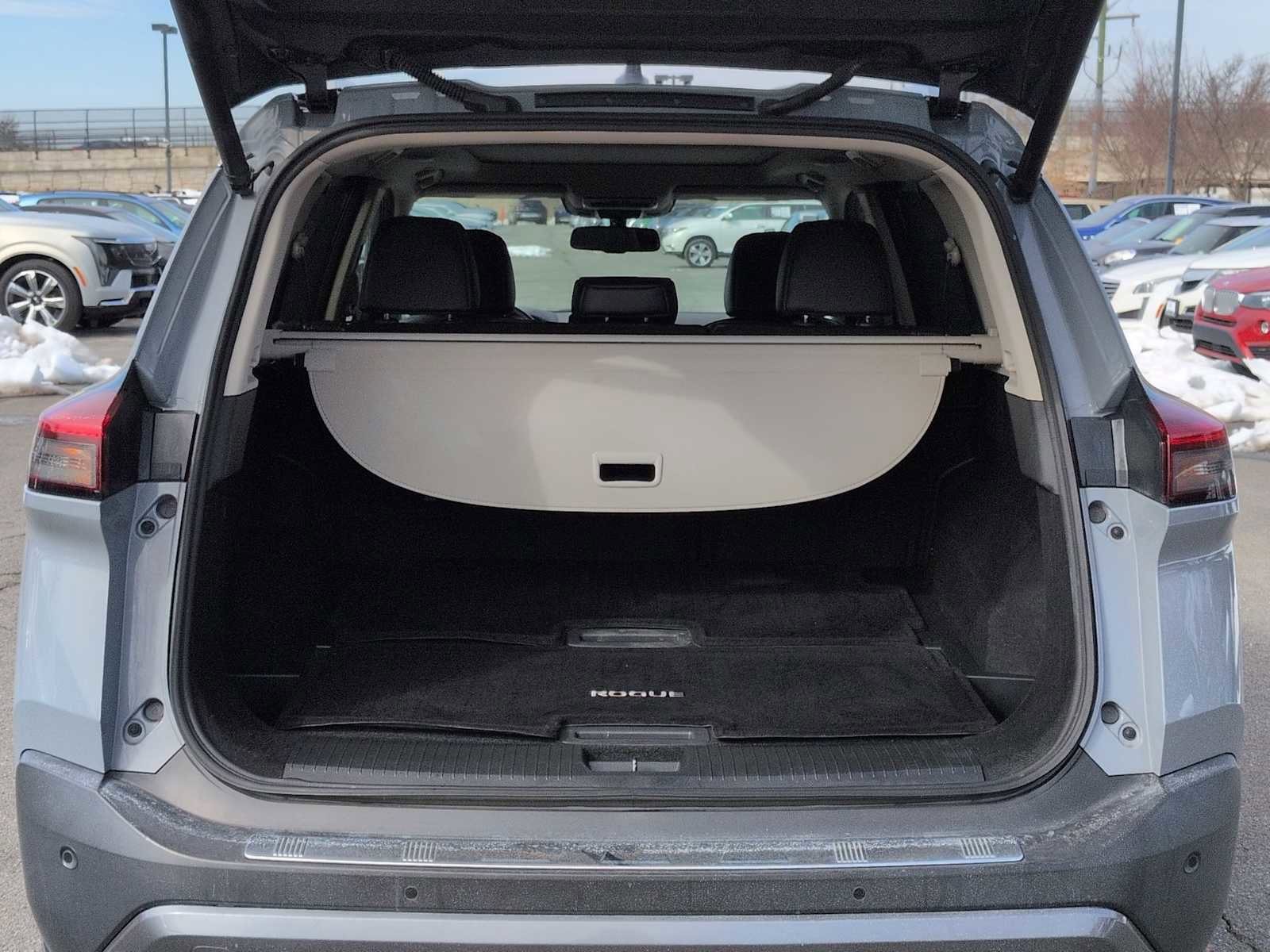 Used 2022 Nissan Rogue SL w/ SL Premium Package image 36