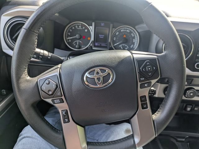 Used 2020 Toyota Tacoma SR5 w/ Technology Package AWD/4WD image 17