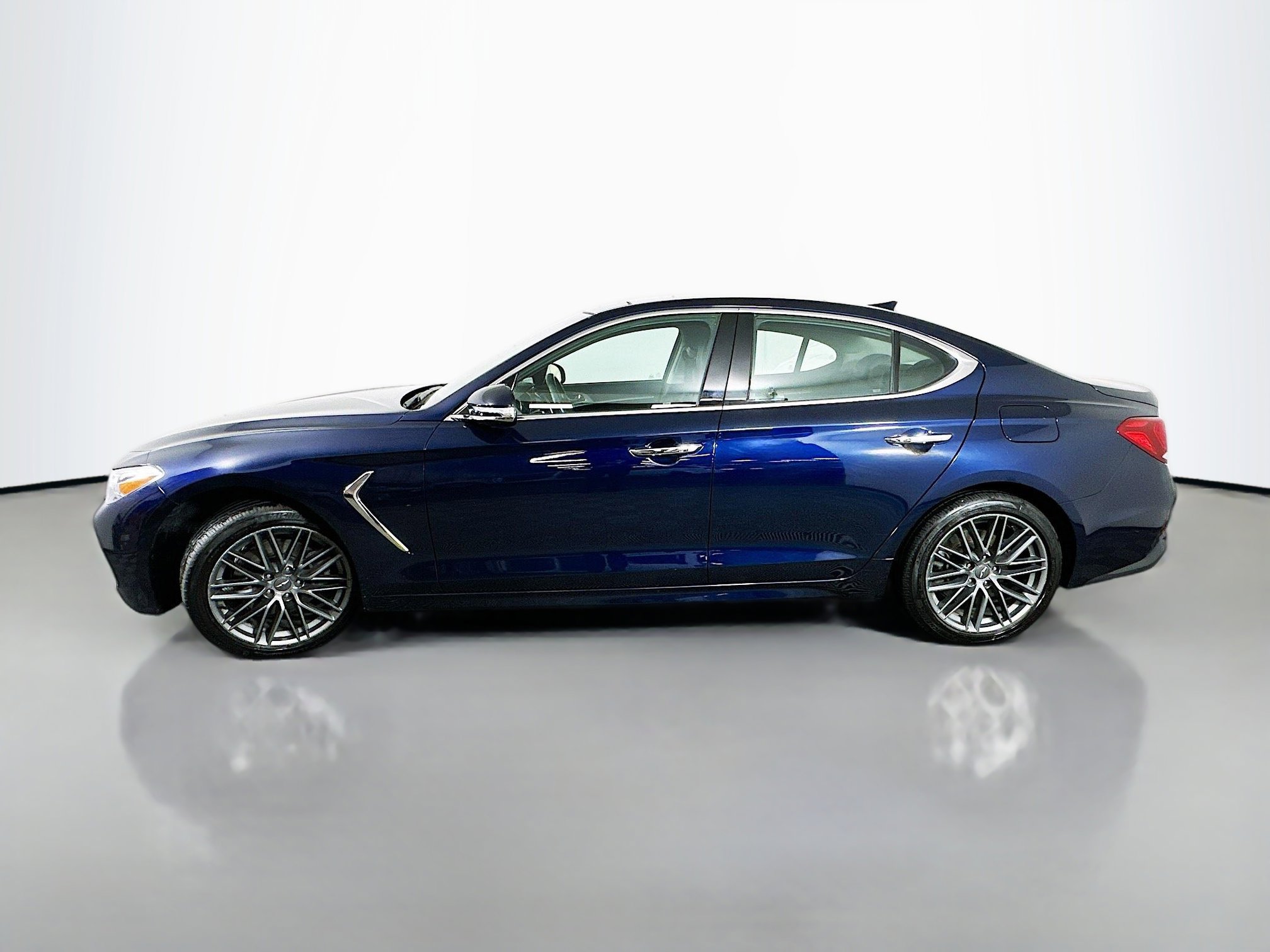 Used 2019 Genesis G70 2.0T Advanced w/ Elite Package image 4