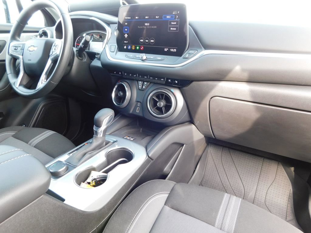 Used 2024 Chevrolet Blazer LT w/ Convenience Package image 18