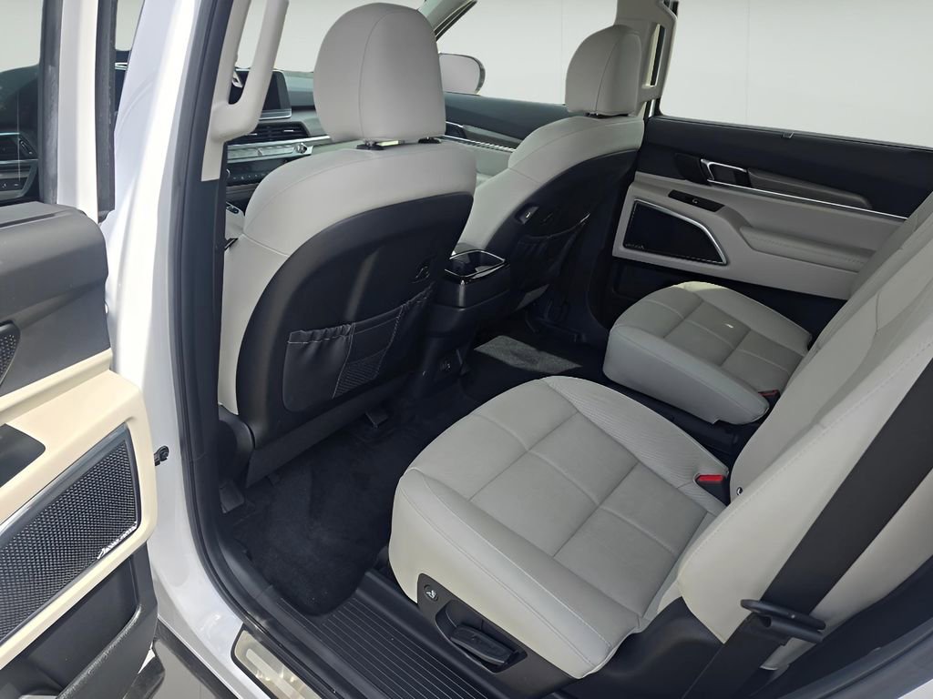 Used 2021 Kia Telluride SX w/ Towing Package FWD image 27