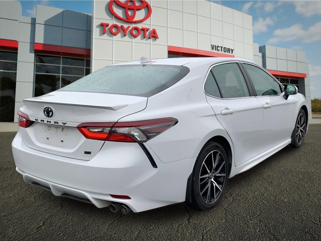 Used 2023 Toyota Camry SE w/ Convenience Package FWD image 3