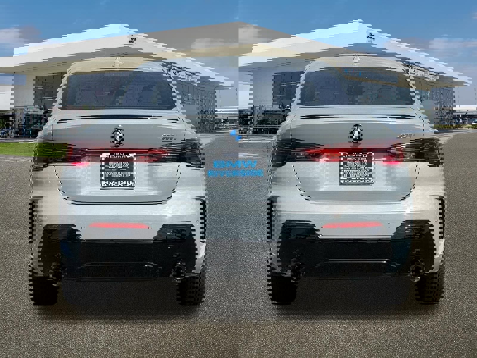 New 2026 BMW 430i Coupe w/ M Sport Package image 9