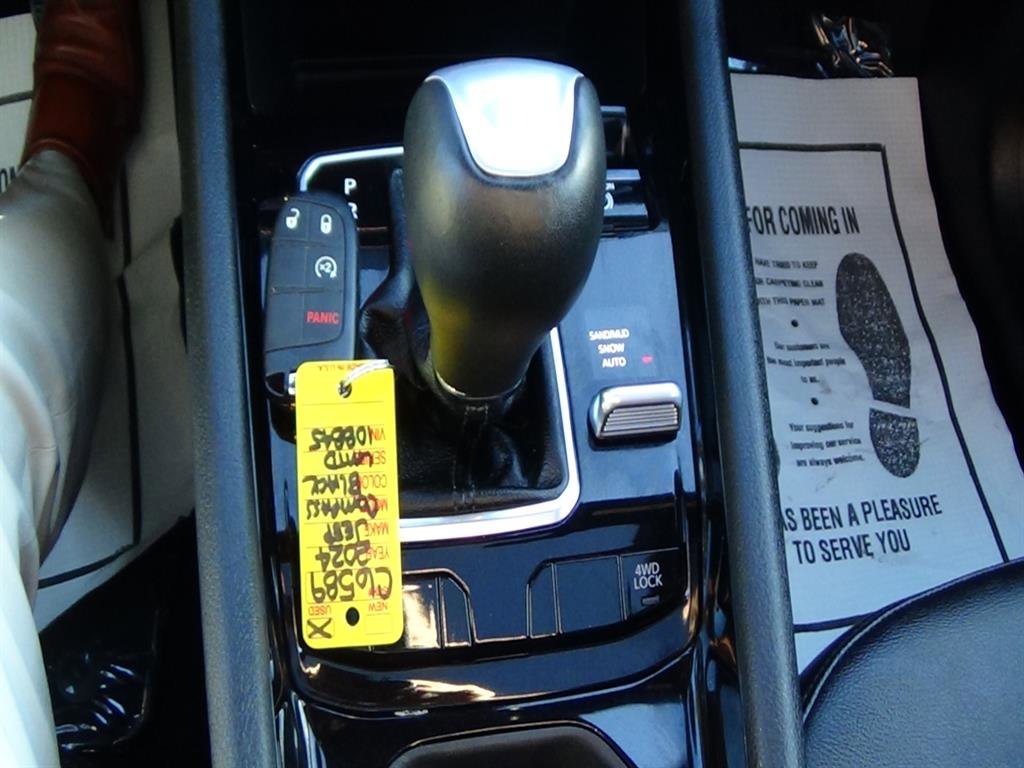 Used 2024 Jeep Compass Limited w/ Sun and Sound Group image 33