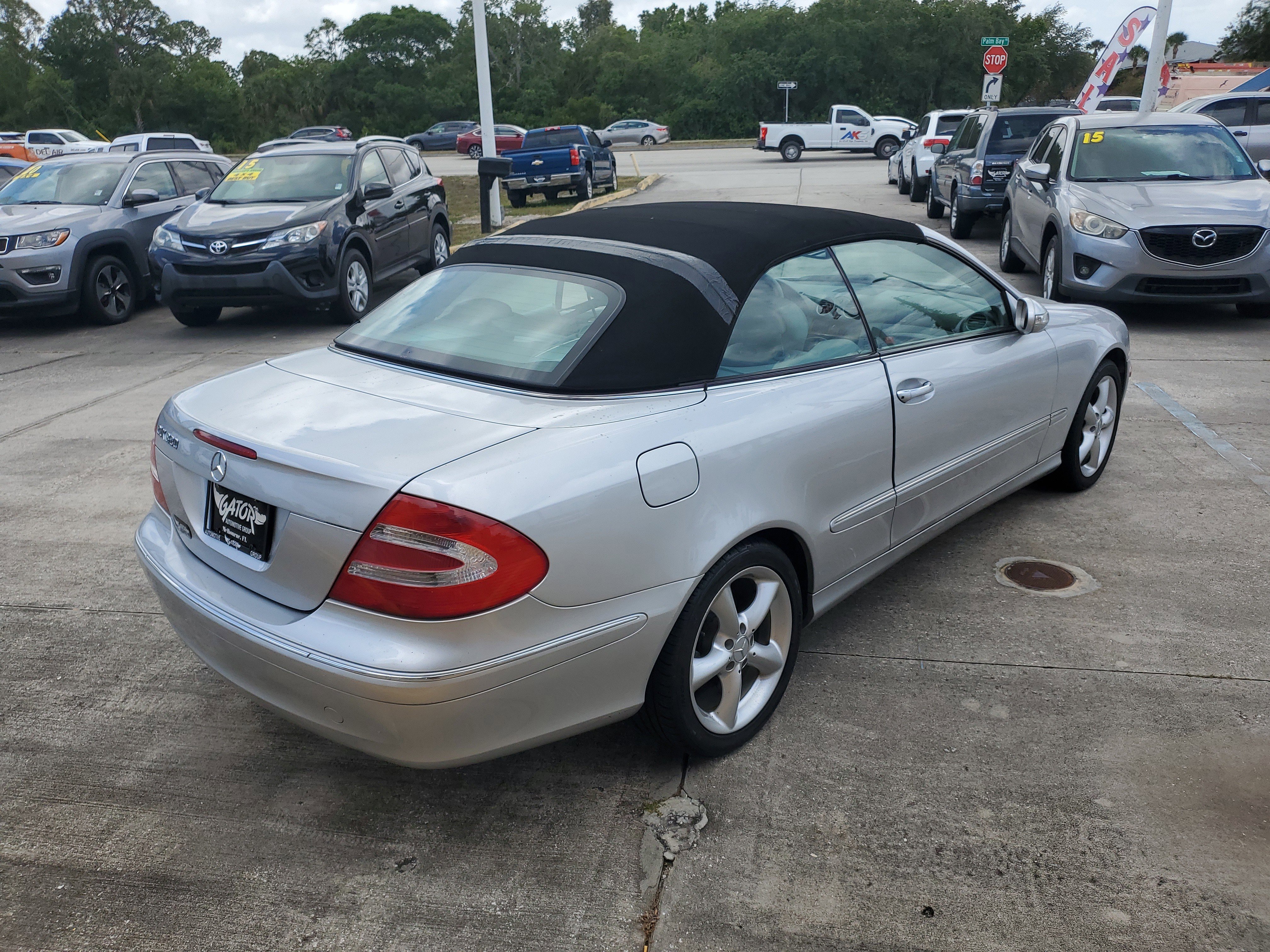 Used 2005 Mercedes-Benz CLK 320 Cabriolet image 3